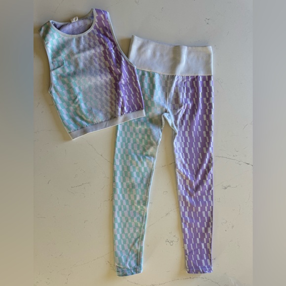 Cropped top and high waisted 7/8 legging Fabletics athletic set Small - Picture 4 of 6